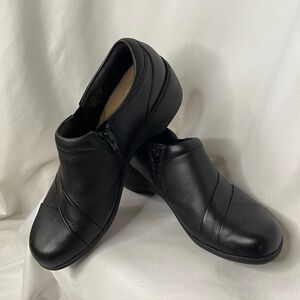 Clarks Collection Channing Ann Black Leather Zip Loafers 9.5M